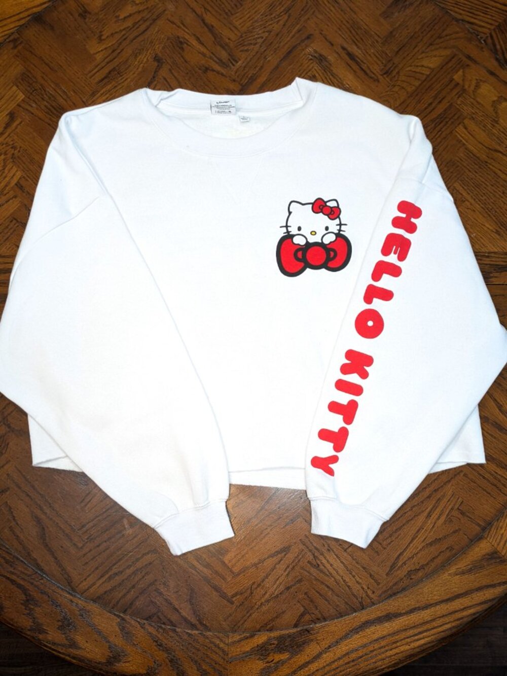 Hello Kitty Sweater - Women's L - Aeropostale Long Sleeve Sweatshirt Pullover